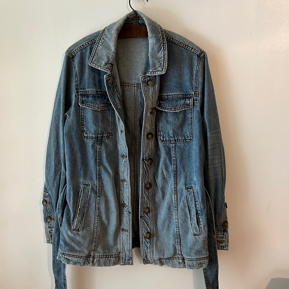 Free People Heritage Belted Denim Jean Jacket. Size small.